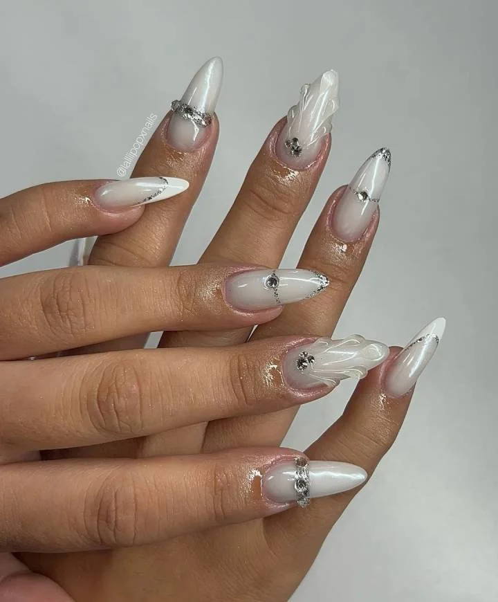 Branco Perolado com Aplicações de Cristais - ideia