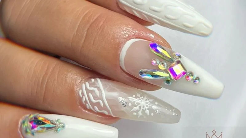 Texturas 3D com Pedrarias: Glamour e Ousadia em Alto Relevo - inspiração