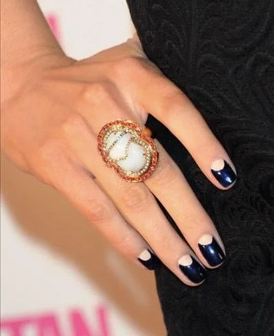 Nail Art Geométrica Moderna: Linhas e Formas que Impressionam - detalhe