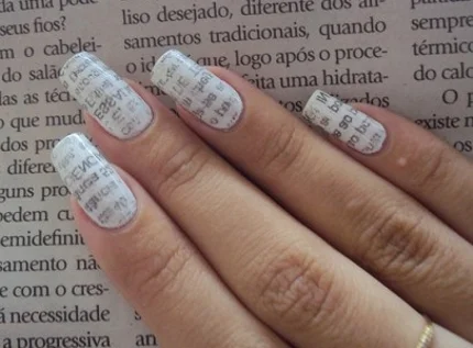 Jornal e Aplicações de Strass - detalhe