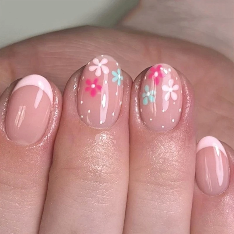 Estilo Ladylike: Rosinha Pastel com Margaridas Brancas Minimalistas - detalhe