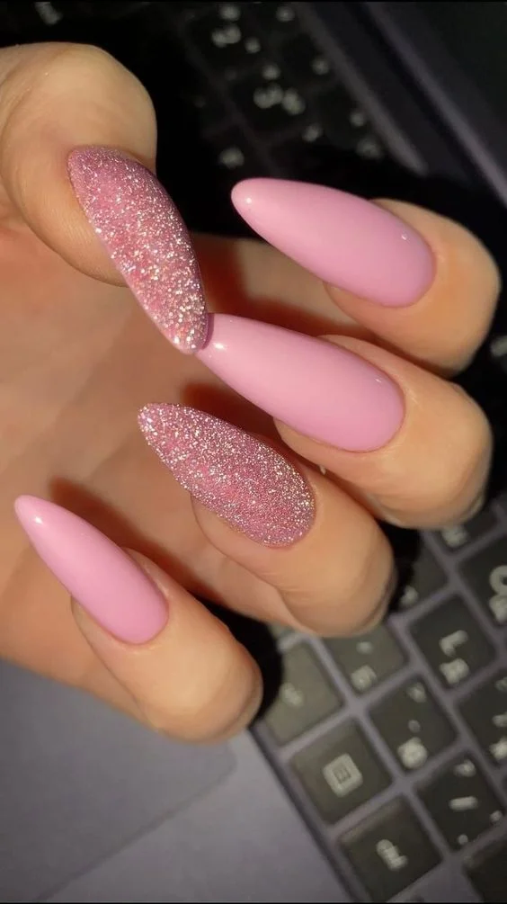 Unha Decorada de Paty com Pedraria Swarovski - ideia