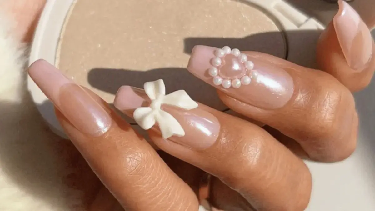 Laços e Charme Coquette: Unhas Românticas para Suspirar - inspiração