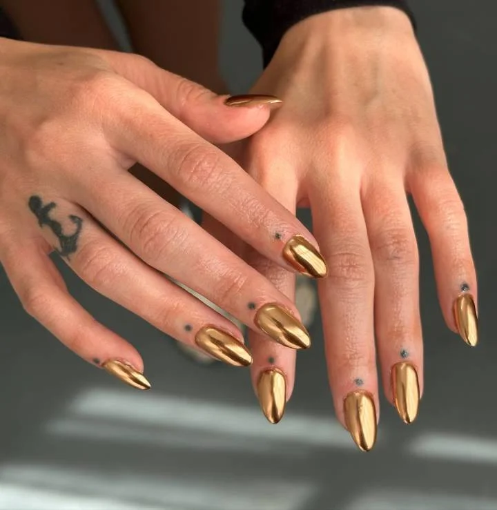 Esmalte Amarelo Dourado Metálico: O brilho do sol nas suas mãos! - inspiração