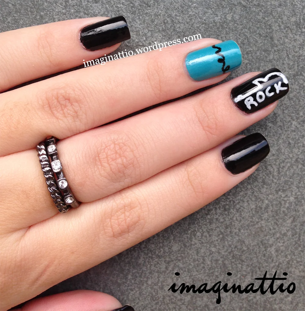 Jeans Desfiado com Corrente: Rock'n'Roll nas Unhas - inspiração