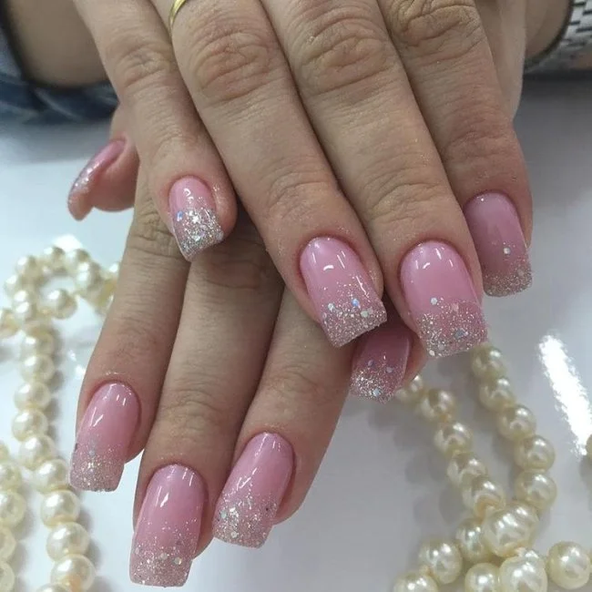 Francesinha Rosa Bebê com Glitter Furta-Cor: Delicadeza e Brilho Sutil - inspiração