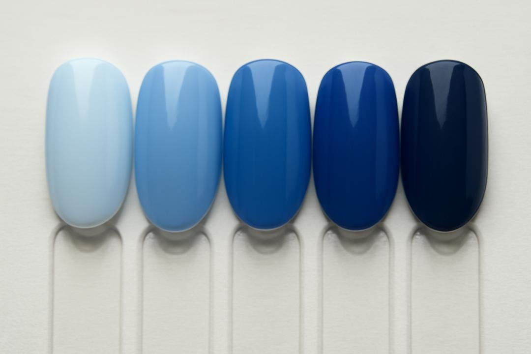 Técnicas de aplicação para manicure azul perfeita